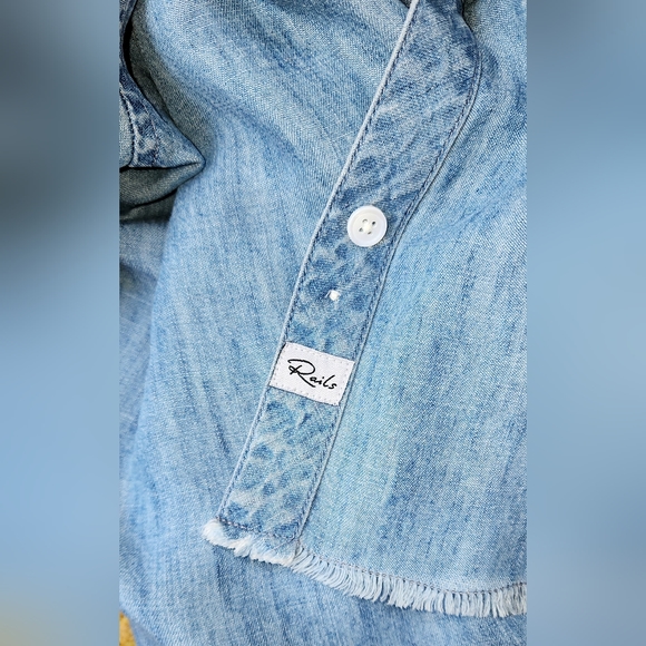 RAILS Ingrid Raw-edge, chambray, sz small, long sleeve, denim, blue, reg $178 - Picture 5 of 11